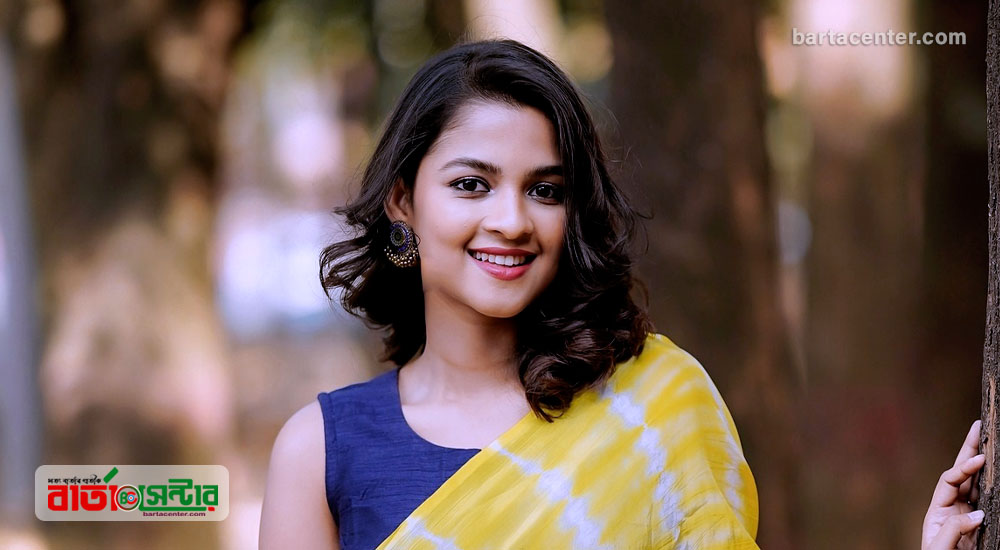 মডেল ও অভিনেত্রী সাদিয়া আয়মান